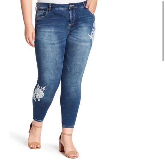 KUT from the Kloth Janet Blue Skinny Embroidered Jeans - Picture 3 of 5